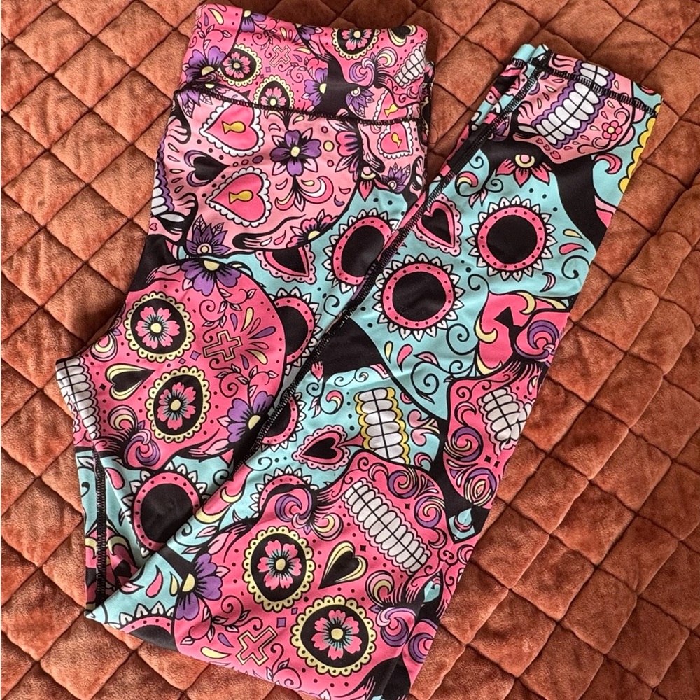 2 PIECE SET!! 💀💖 Constantly Varied Skull Spandex Leggings & Bra